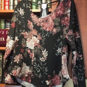 The Buckle Daytrip light-weight floral sweater.